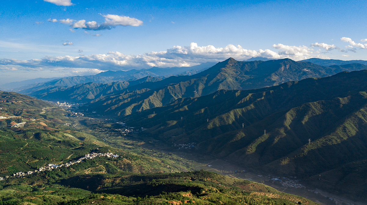 元陽(yáng)-云涌千山秀.jpg